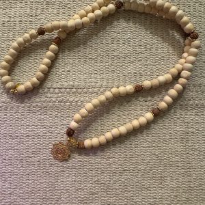 Collier - Mâlâ en bois de Tulsi & argent plaqué or - Pavrati